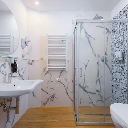 Lilium Hotel 3*