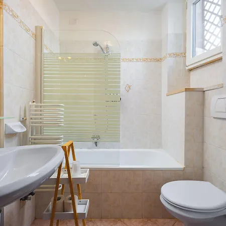 Lilium Hotel